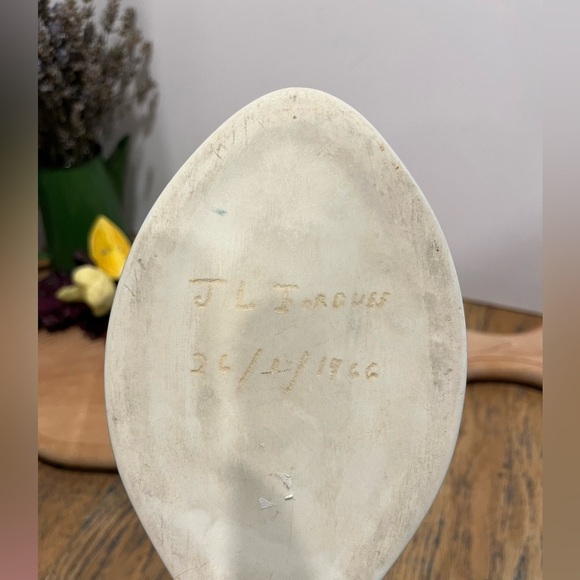 💚 Vintage Floral Spoon Rest – Signed 1966 - Picture 6 of 6